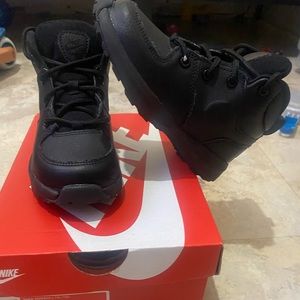 Toddler Nike ACG boot size 9c